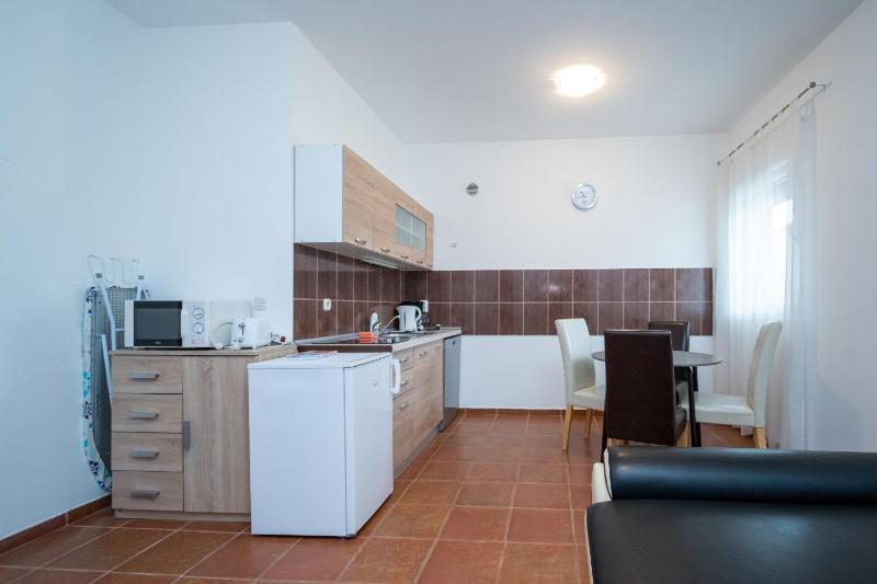 Apartments with parking space Vir - 12692 - image 16