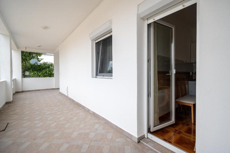 Two-Bedroom Apartment with Terrace image 4