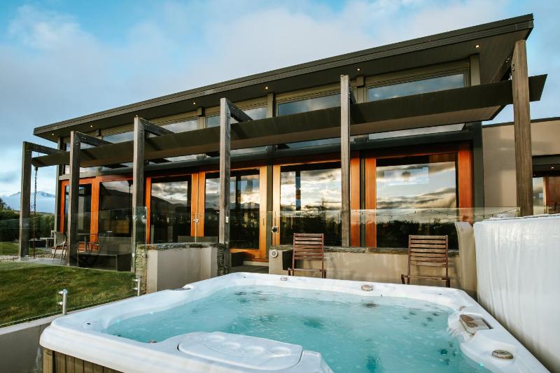 Mt Gold Retreat - Sleeps 8 - Spa Pool - Tennis Court - image 21