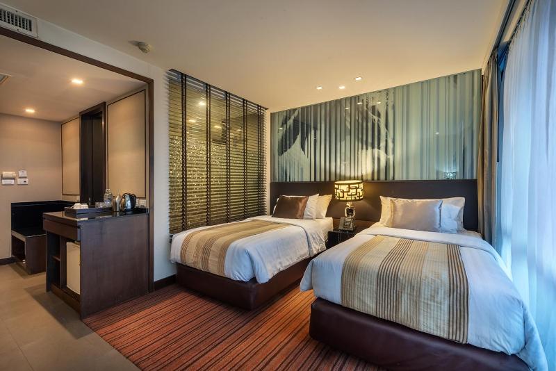 Deluxe Twin Room image 1
