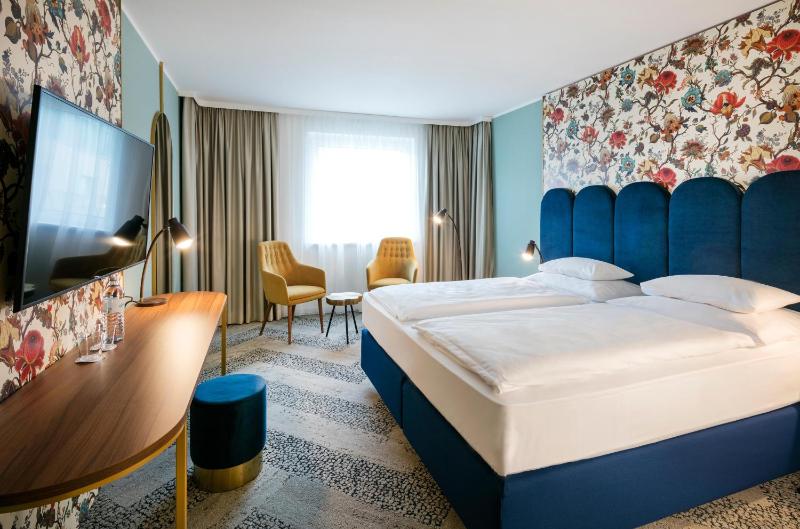 Deluxe Double Room image 1