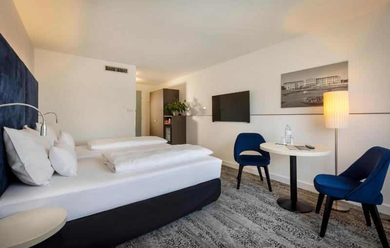 Superior Double Room image 1
