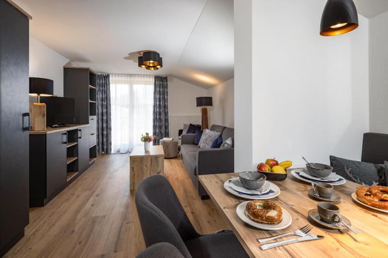 Apartment with Mountain View image 1