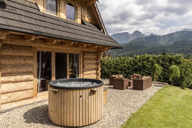 Dom Bajeczna Polana Jacuzzi - image 28