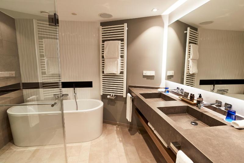 Junior Suite image 2