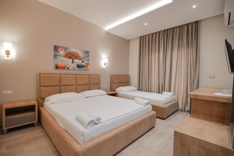 Triple Room with Sea View image 4