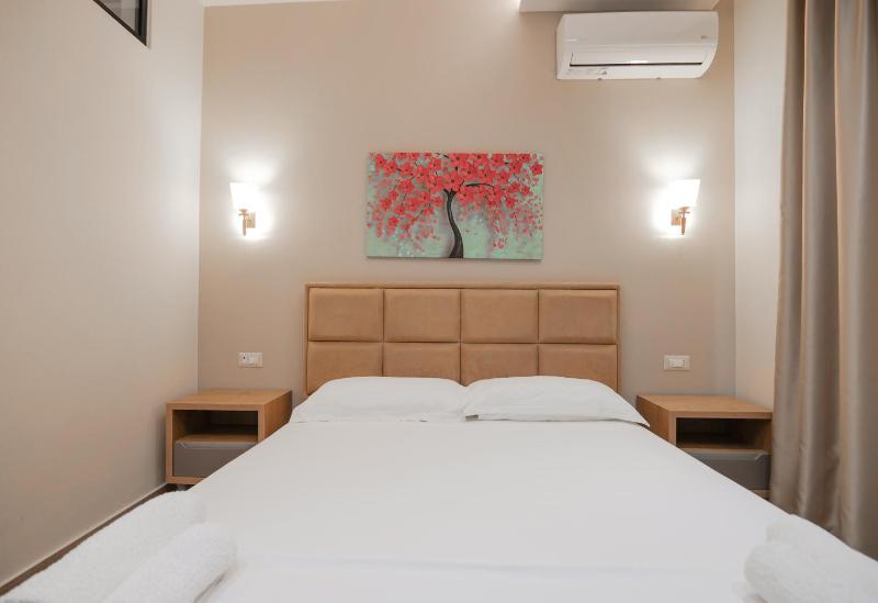 Double Room with Sea View image 1