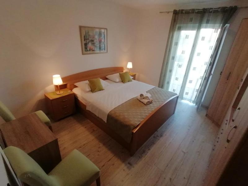 Apartmani Niki Hvar - image 4