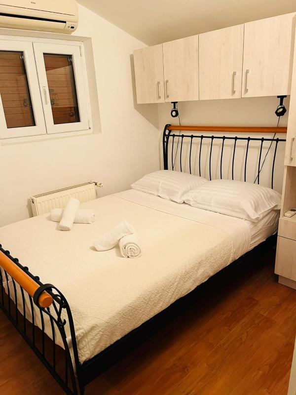 Two-Bedroom Apartment - Trg Sv. Stosije 4 image 3