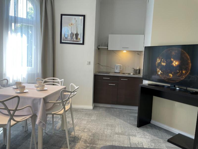 Quadruple Room with Kitchenette image 4