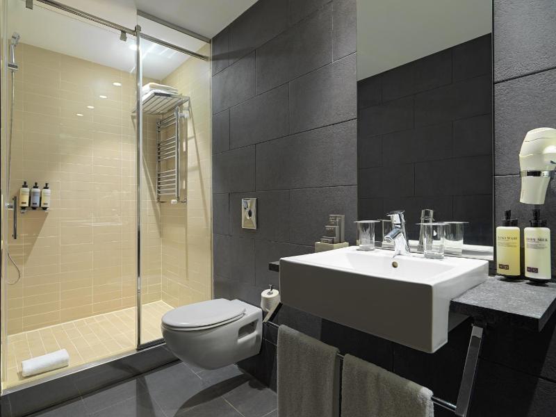 Classic Double or Twin Room image 3