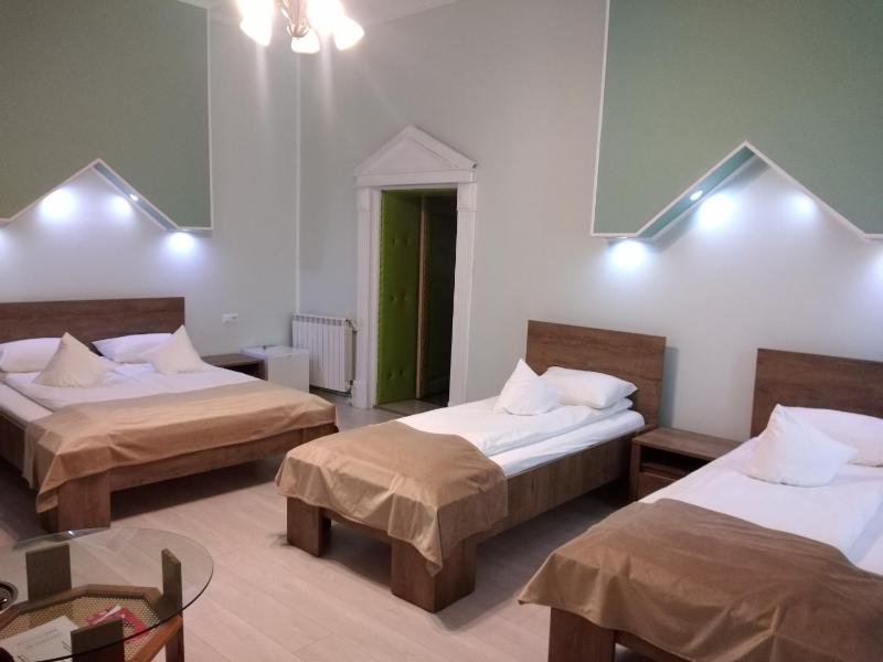 Quadruple Room image 3