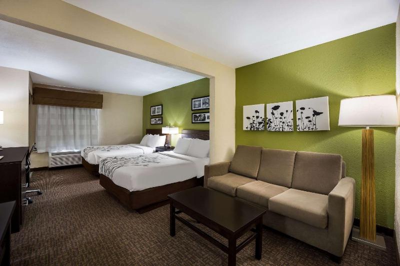 Queen Suite with Two Queen Beds - Non-Smoking image 4