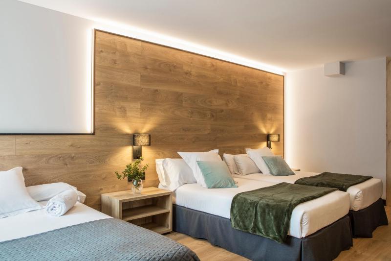 Triple Room (3 Adults) image 4