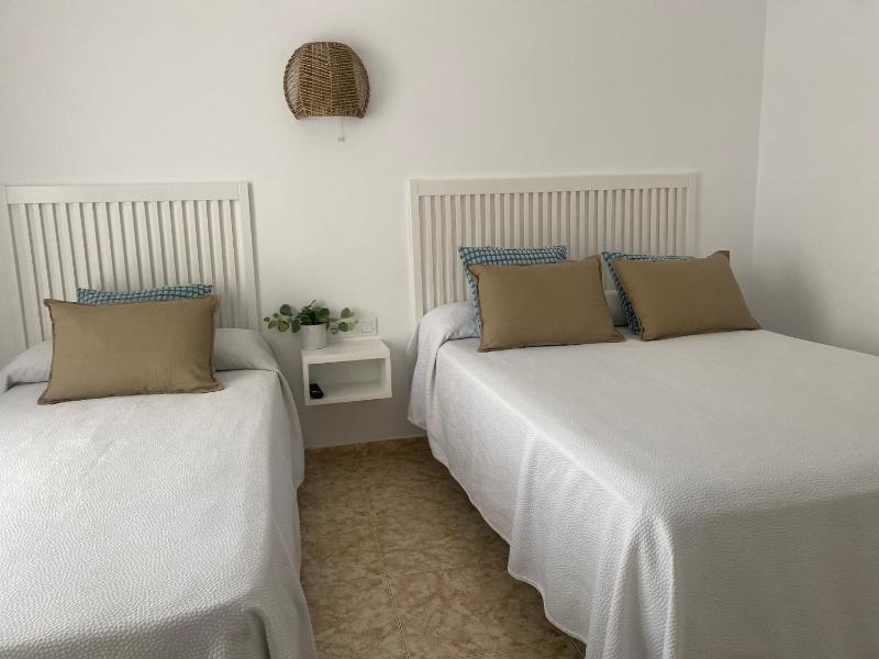 Superior Triple Room image 3