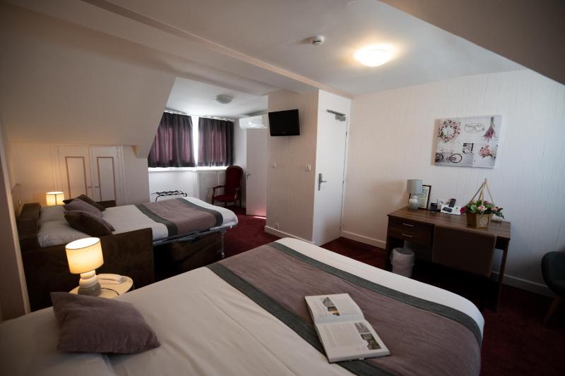 Quadruple Room image 1