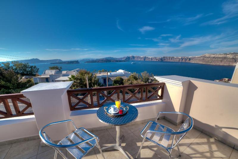 Superior Two-Bedroom Room with  Caldera View image 1