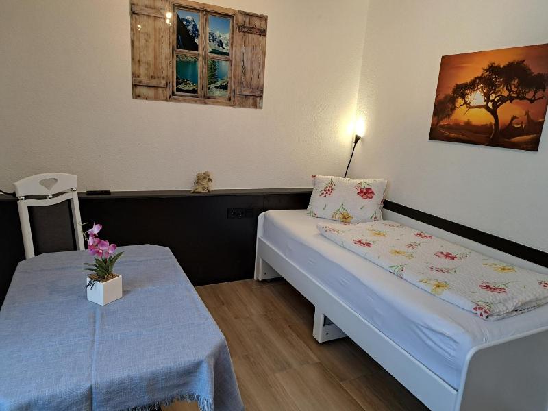 Zimmer mit Kochecke OHNE Balkon image 4