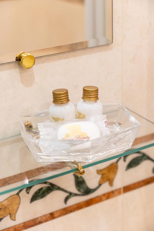 Classic Double Room image 2