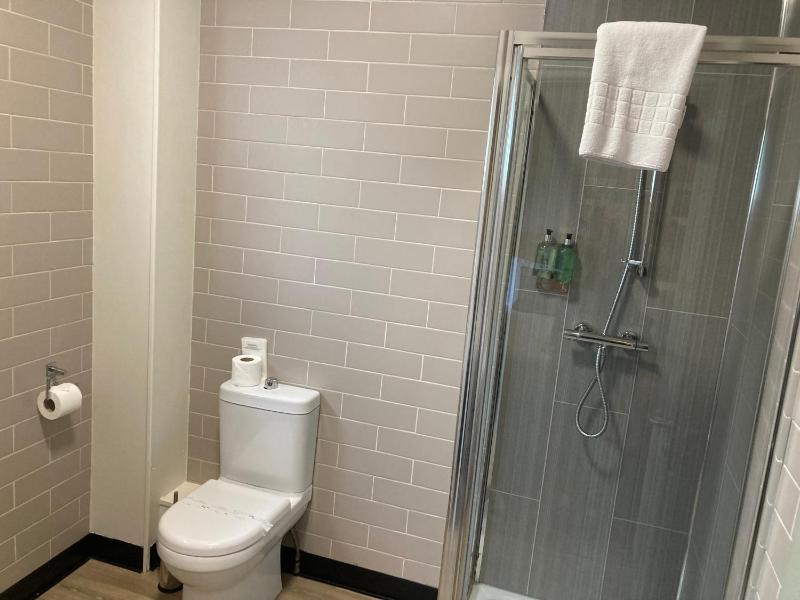 Triple Room with Bathroom image 3