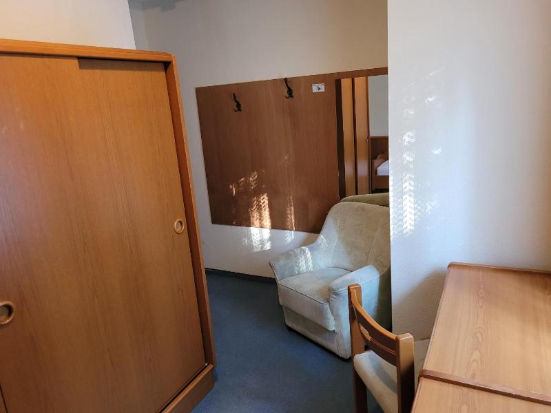 Budget Single Room image 3