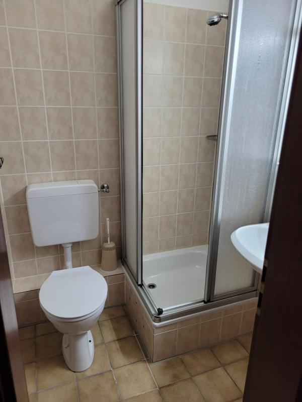 Budget Single Room image 4