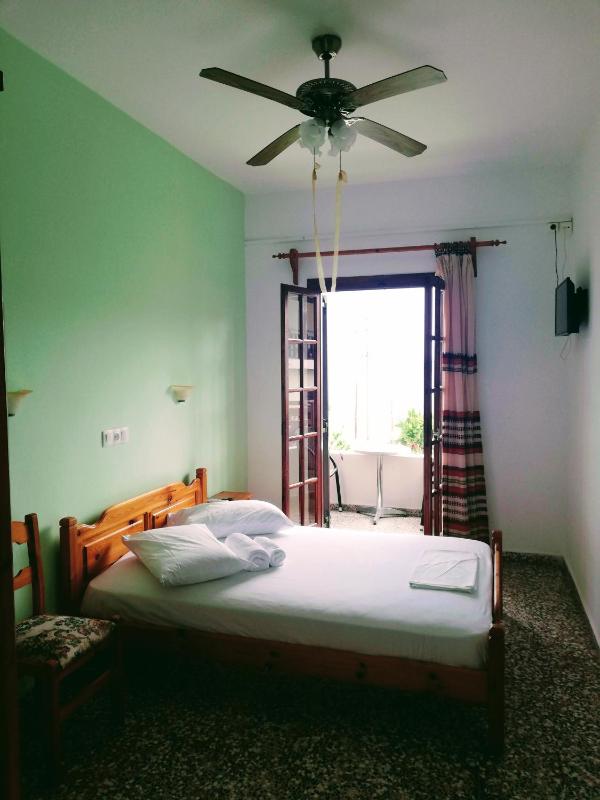 Single Room with Sea View image 4