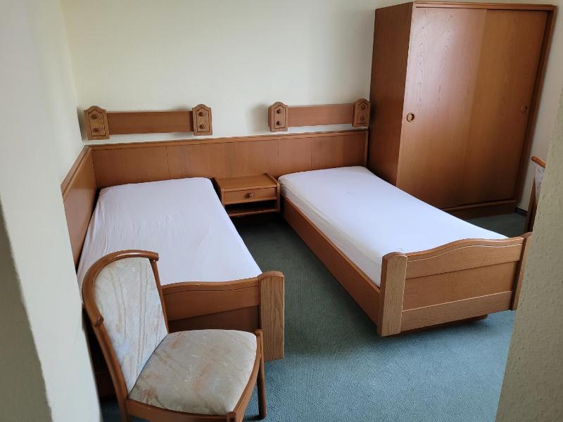 Budget Twin Room image 3