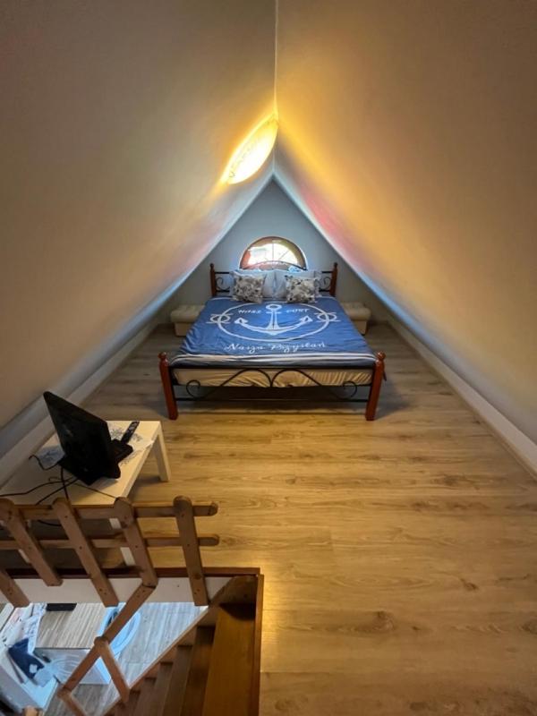 Deluxe Suite with Spa Bath image 3