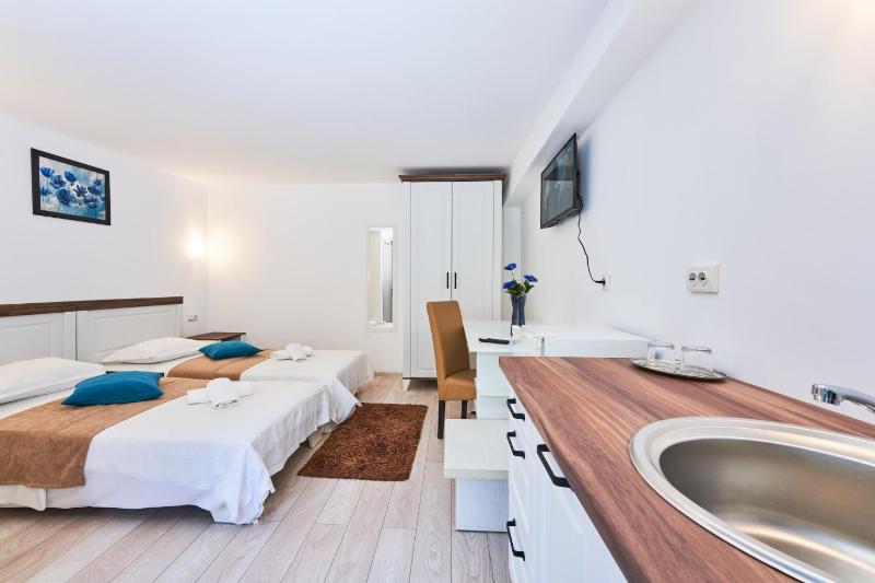 Twin Room Groundfloor image 1