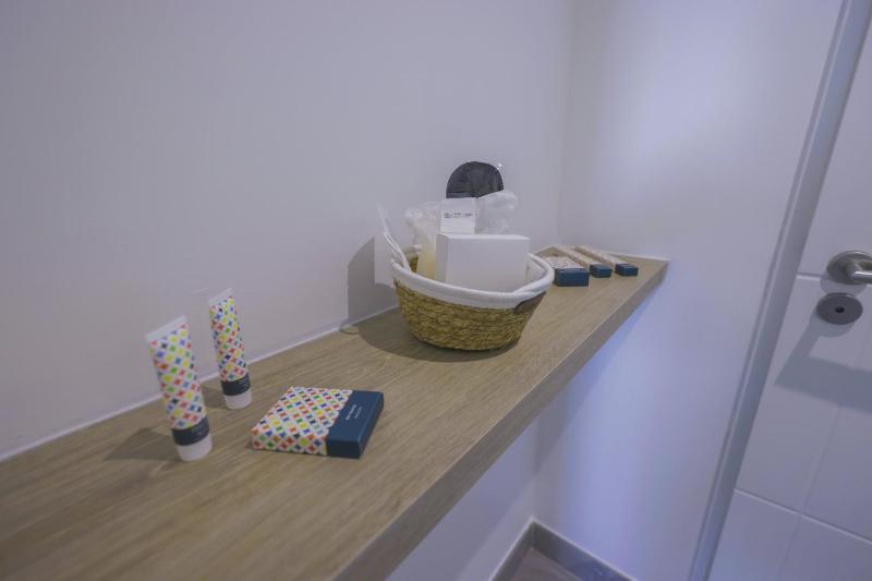 Two-Bedroom Apartment - Non-Smoking image 2