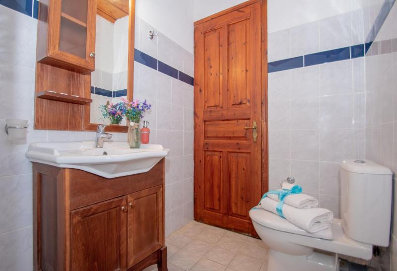 One-Bedroom Apartment (3 - 4 Adults) image 2