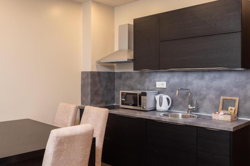 One-Bedroom Apartment image 3