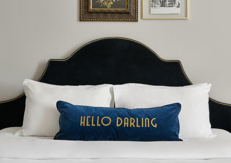 Standard King Room image 4
