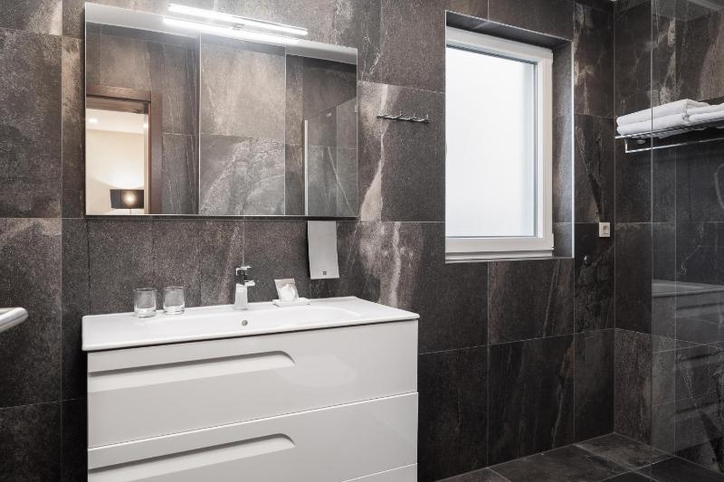 One-Bedroom Apartment with Balcony image 3