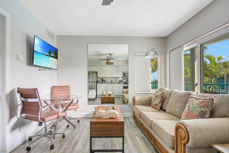 Five Palms Vacation Rentals- Daily - Weekly - Monthly - image 50