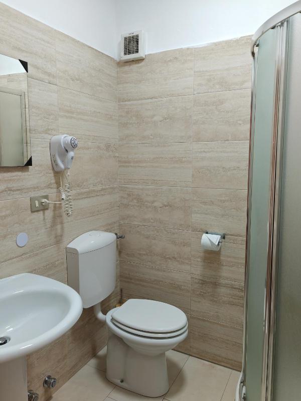 Quadruple Room image 3
