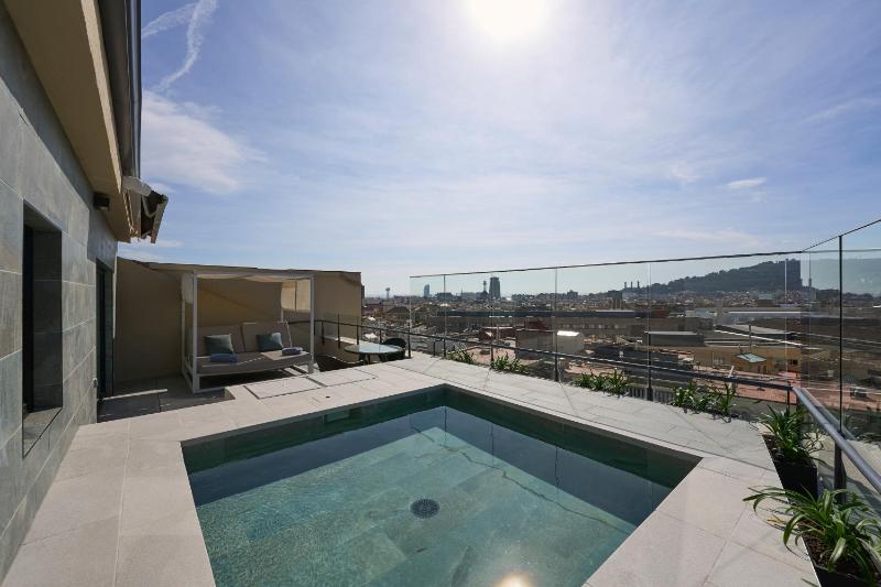 Deluxe Junior Suite with Private Pool image 3