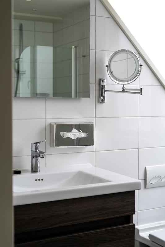 Deluxe Double Room with Bath image 2
