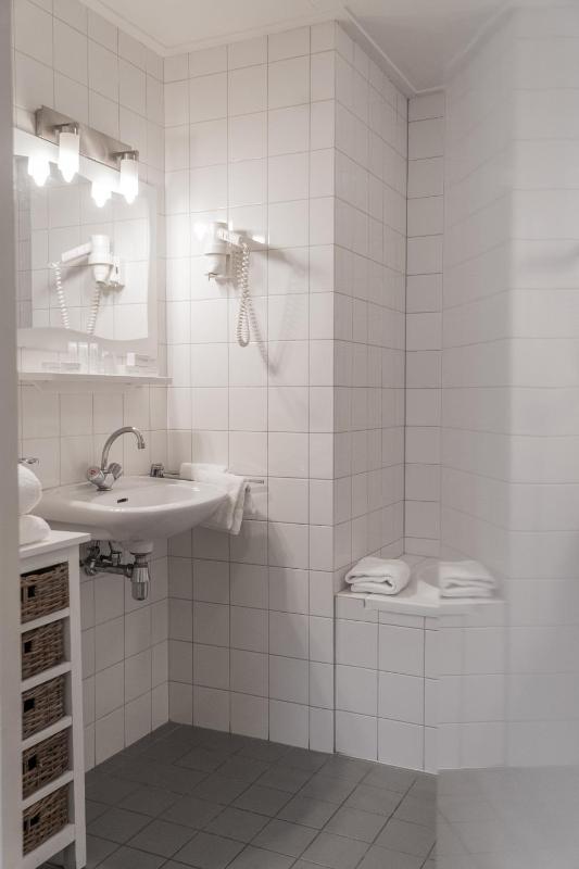 Standard Double Room with Bath image 2