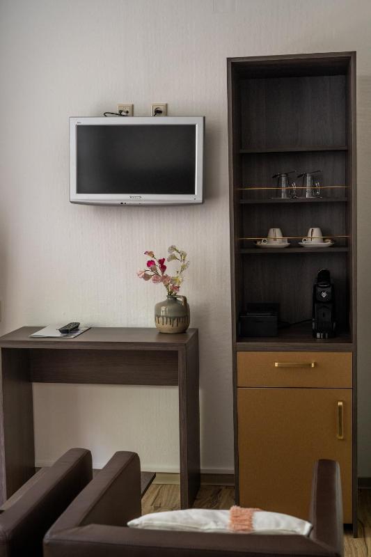 Standard Double Room with Shower image 1