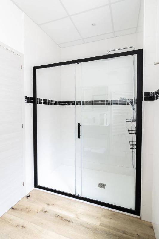 Family Room image 3