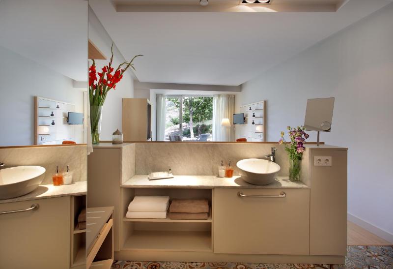 Superior Double Room with Terrace image 1