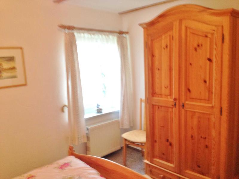 Two-Bedroom Apartment with Shower  image 4