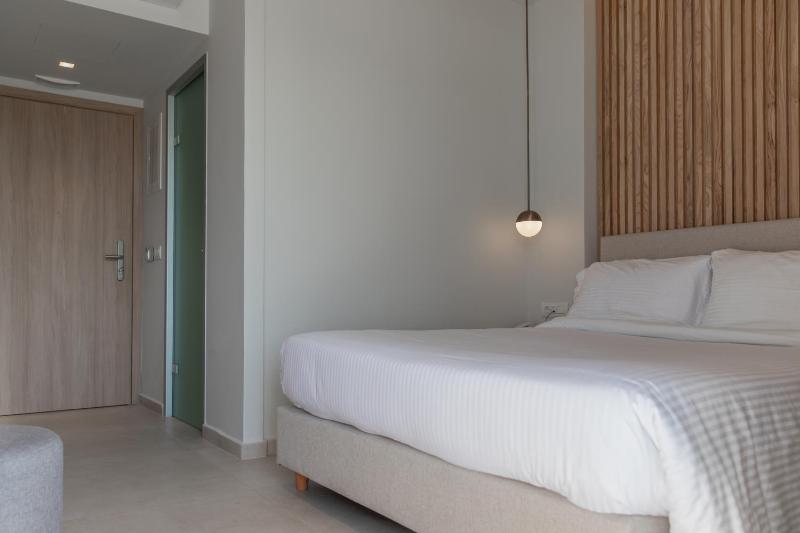 Deluxe Double Room image 4
