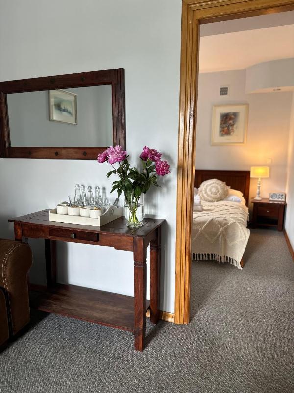 King Suite with Balcony image 1