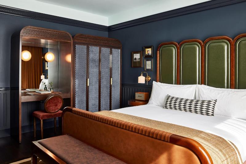 Double Room image 1