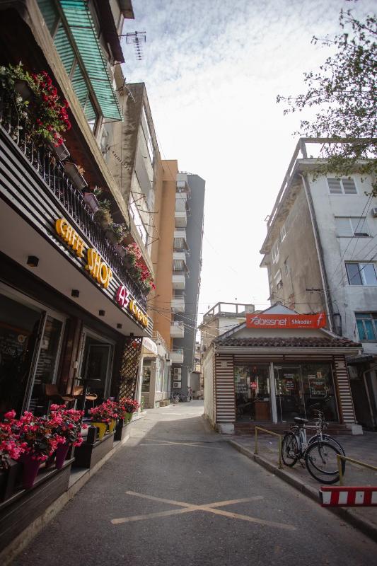 City Center Apartment Scutari - image 3