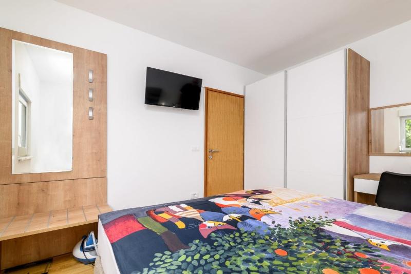 Apartment in Medulin with terrace air conditioning W-LAN washing machine 5158-2 - image 22