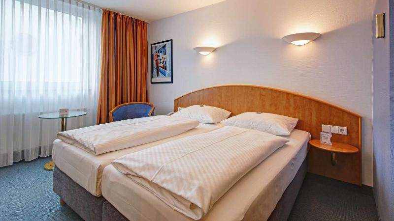 Standard Double Room image 4